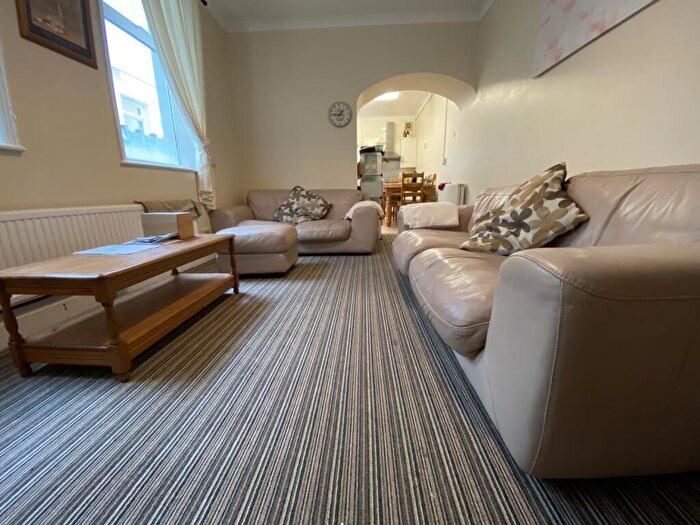 4 Bedroom Terraced House To Rent In Allensbank Road, Heath, CF14