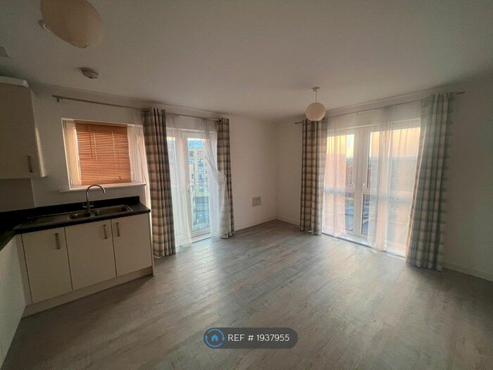 2 Bedroom Flat To Rent In Temple Hill, Dartford, DA1