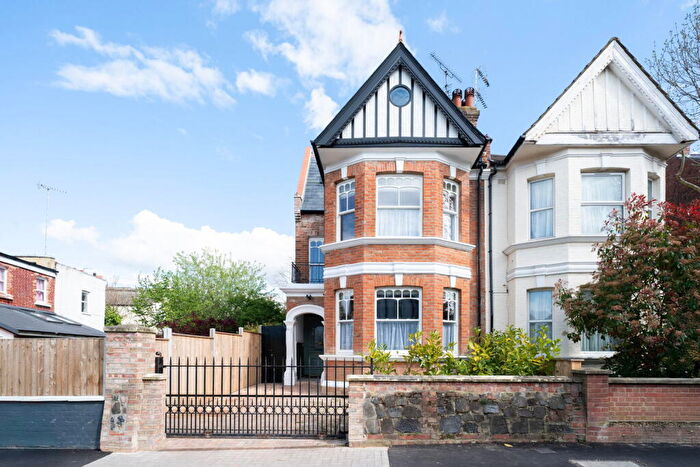 5 Bedroom Semi-Detached House For Sale In Cranhurst Road, London, NW2