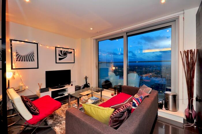 Studio To Rent In East Tower, Pan Peninsula Square, Canary Wharf, London, E14