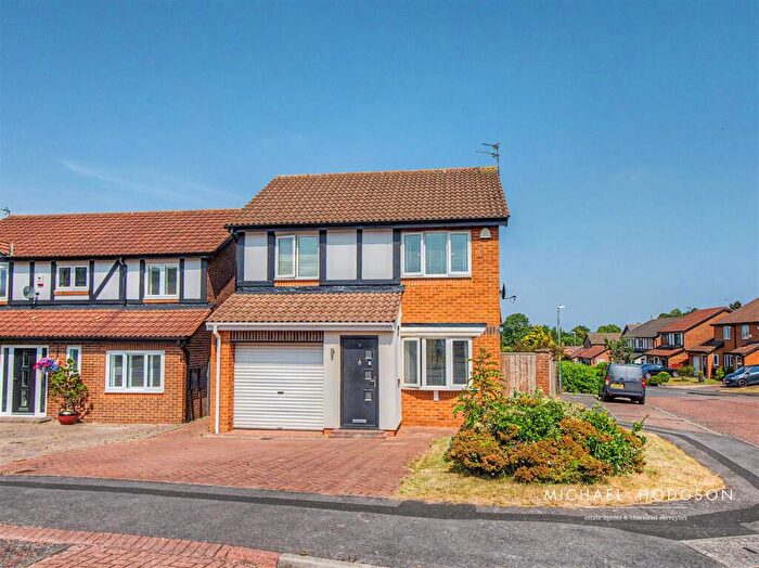 3 Bedroom Detached House For Sale In Cam Mead, Thristley Wood, Sunderland, SR3