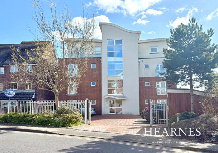 2 Bedroom Apartment For Sale In Mount Pleasant Road, Poole, BH15