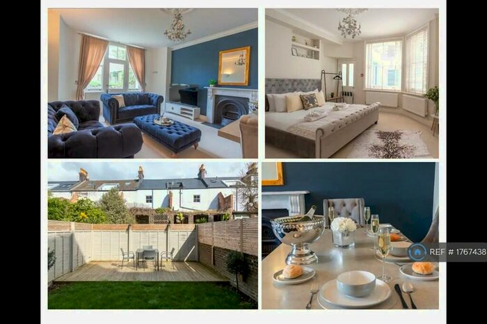 3 Bedroom Flat To Rent In Cromwell Road, Brighton And Hove, BN3