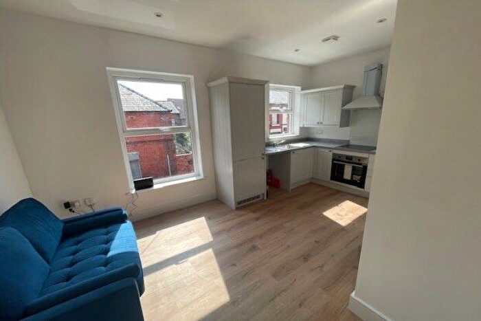 2 Bedroom Flat To Rent In Sandhurst Street, Liverpool, L17