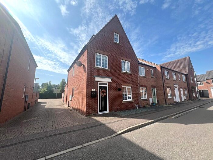 4 Bedroom End Of Terrace House For Sale In Farriers Gate, Chatteris, Cambs., PE16