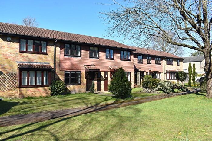 3 Bedroom Terraced House To Rent In Oatlands Green, Weybridge, KT13