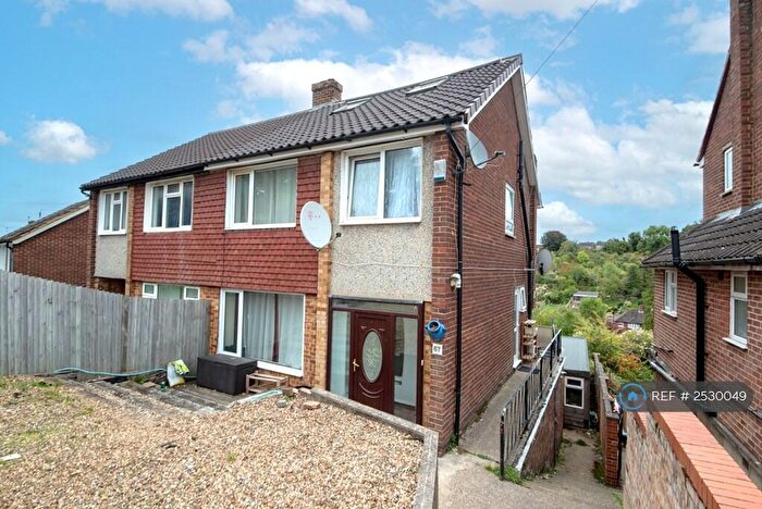 4 Bedroom Semi-Detached House To Rent In Deeds Grove, High Wycombe, HP12