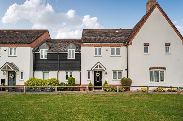 3 Bedroom Terraced House For Sale In Warren Farm, Bedford, MK44