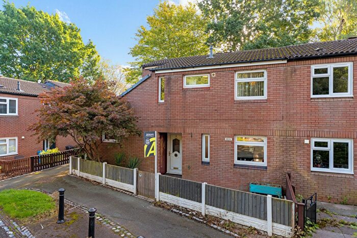 4 Bedroom End Of Terrace House For Sale In Humphreys Close, Murdishaw, WA7
