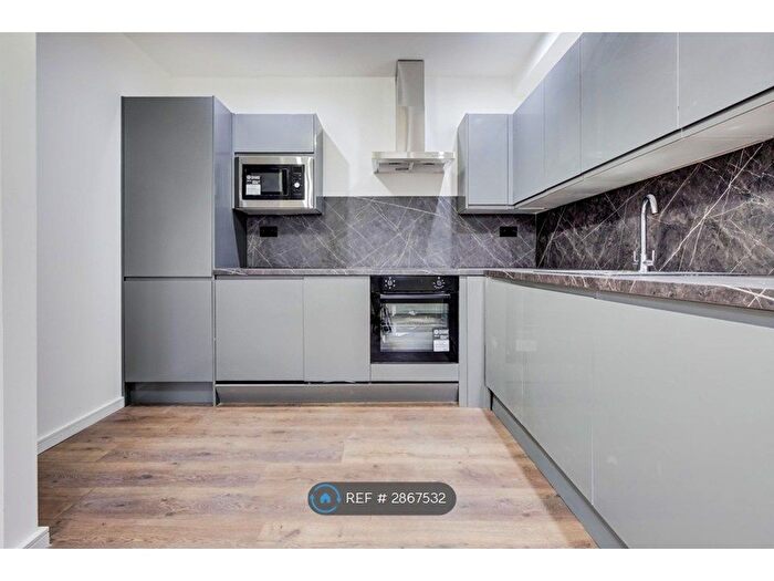 3 Bedroom Flat To Rent In Radio House, Chelmsford, CM1