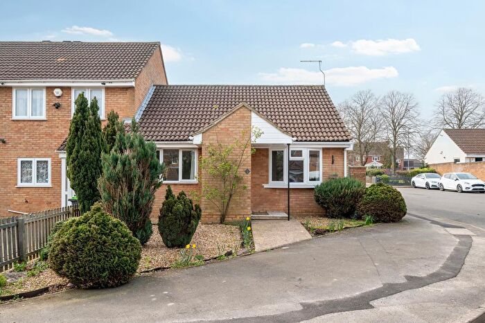 2 Bedroom Bungalow For Sale In Hindburn Close, Brickhill, MK41