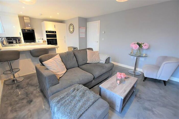 2 Bedroom Apartment To Rent In Oxleaze Way, Paulton, BS39
