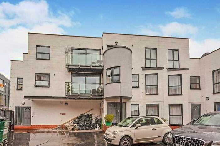 4 Bedroom Flat To Rent In Hatcham Park Mews, London, SE14