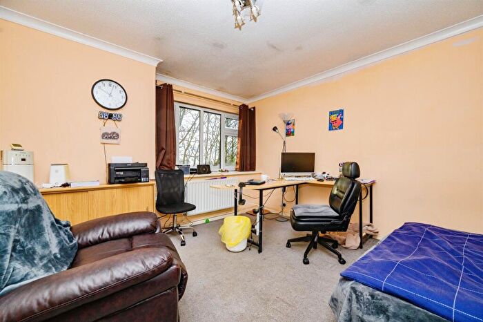 1 Bedroom Flat For Sale In Clarendon Close, Hemel Hempstead, HP2