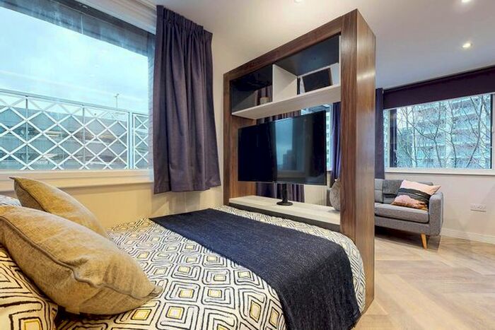 Studio To Rent In Apt, Live Oasis Wade Lane #, LS2