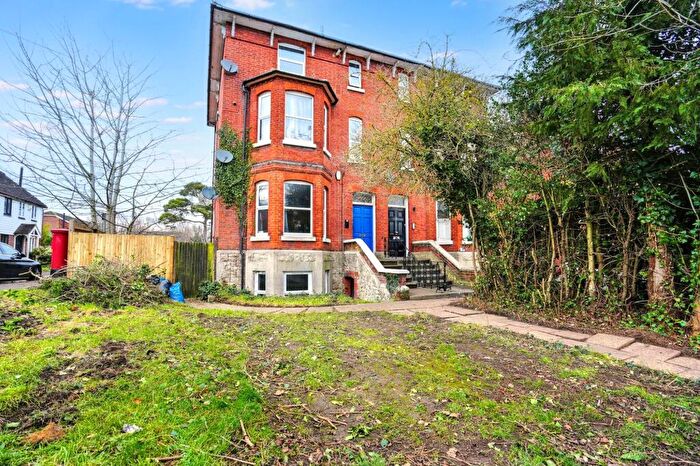 1 Bedroom Flat To Rent In Buckland Hill, Maidstone, ME16