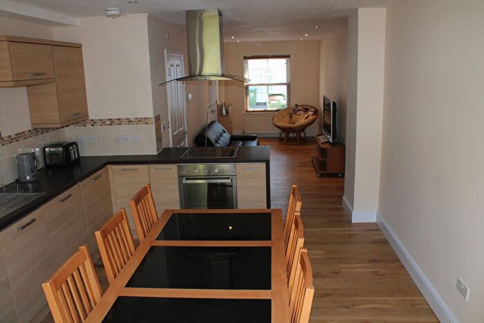 3 Bedroom Town House To Rent In Dover Street, Southampton, SO14