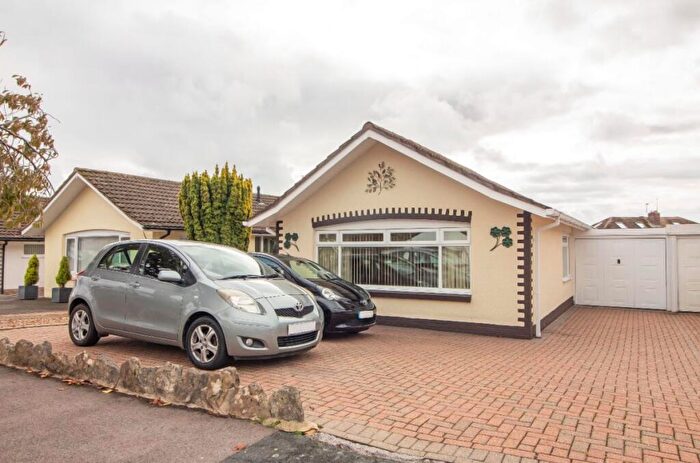 2 Bedroom Bungalow For Sale In Windsor Road, Waterlooville, PO7