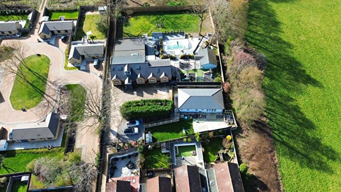 2 Bedroom Bungalow For Sale In Monterey Close, Bexley, DA5