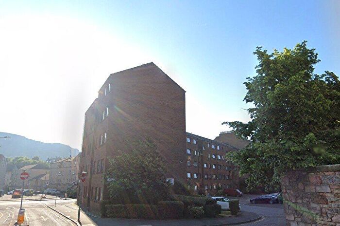 1 Bedroom Flat To Rent In New Johns Place, Edinburgh, EH8