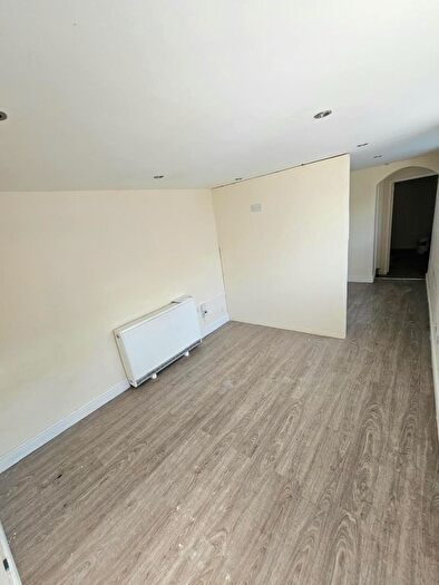 1 Bedroom Flat To Rent In Flat - High Street Lye, Stourbridge, West Midlands, DY9