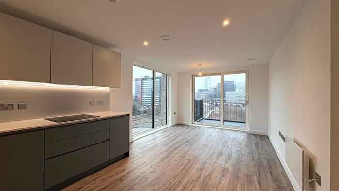 2 Bedroom Apartment To Rent In The Railings, Middlewood Locks, M5