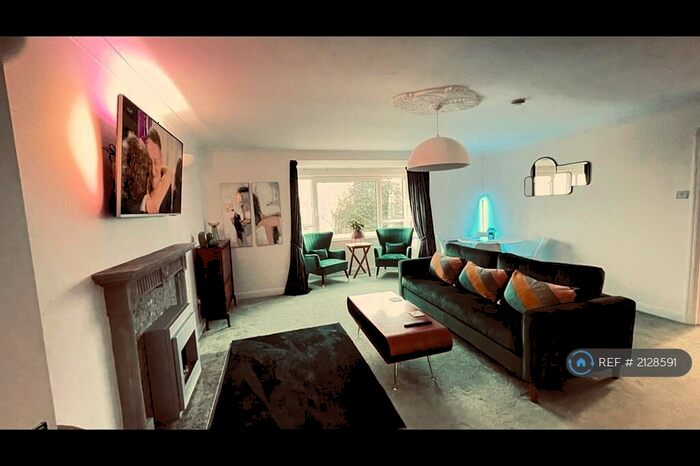 2 Bedroom Flat To Rent In Kingsway, Cleethorpes, DN35