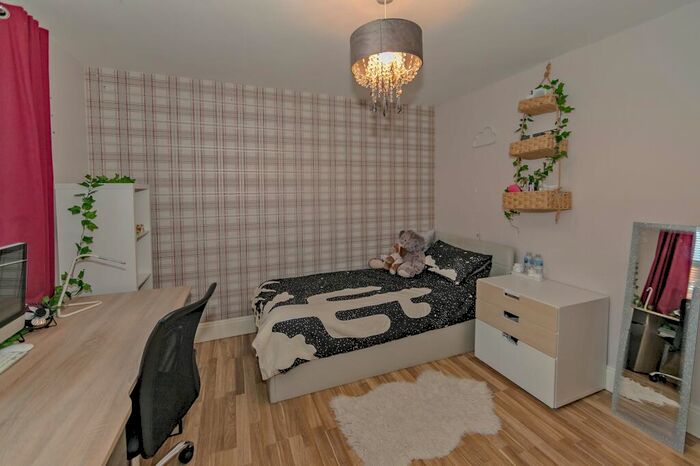 5 Bedroom Town House For Sale In Frampton Grove, Westcroft, MK4