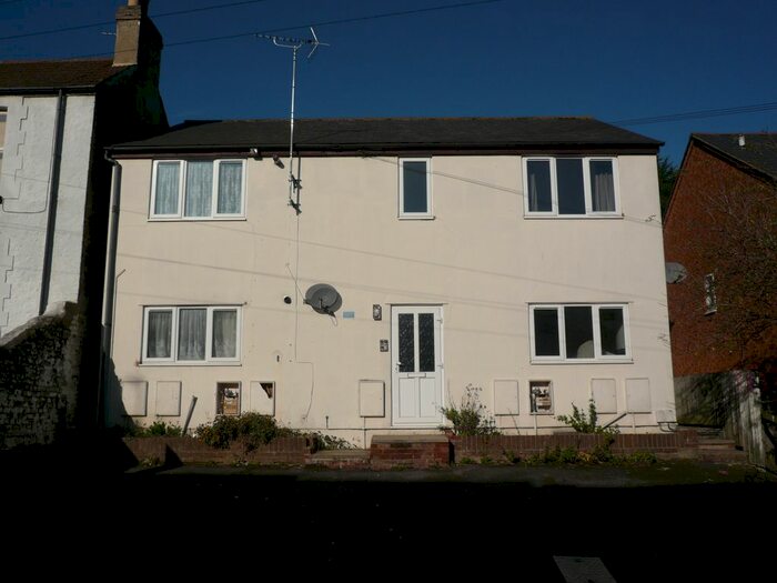 1 Bedroom Flat To Rent In Primrose Road, Dover, CT17