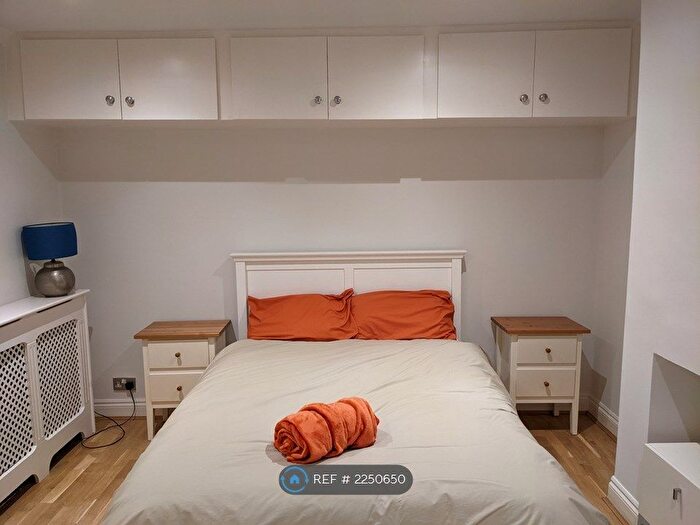 1 Bedroom Flat To Rent In Westmoreland Terrace, London, SW1V