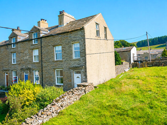 3 Bedroom End Of Terrace House For Sale In Prospect View, Burtersett, DL8