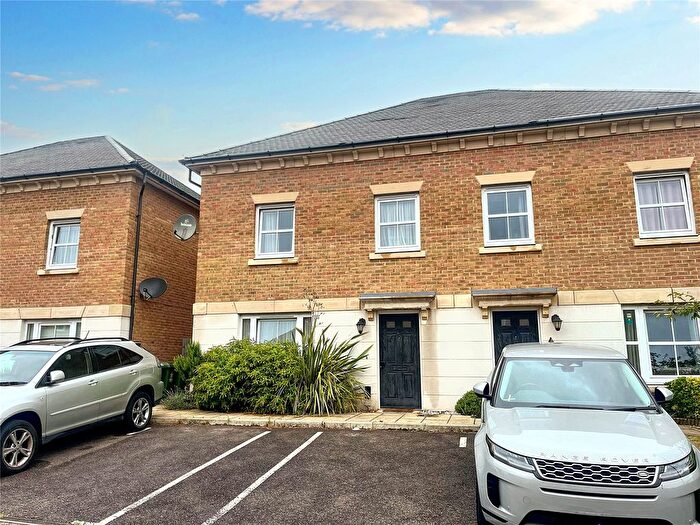 4 Bedroom Semi-Detached House To Rent In Chrome Road, Erith, DA8