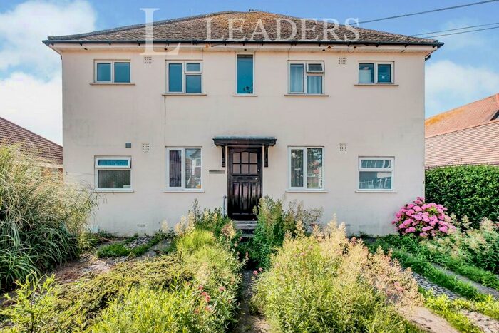 2 Bedroom Apartment To Rent In Queens Court, Worthing, BN11