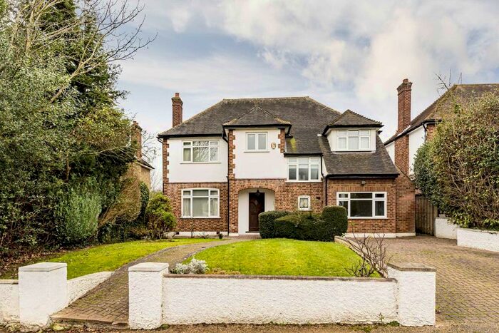 5 Bedroom Detached House To Rent In Orchard Rise, Coombe, Kingston Upon Thames KT2