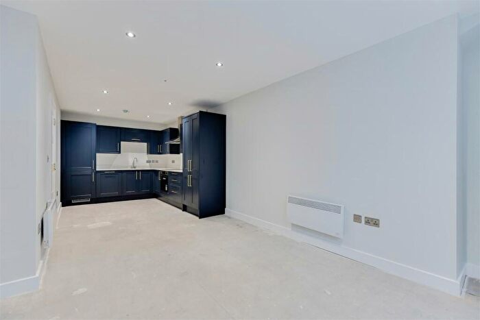 2 Bedroom Apartment To Rent In Bute Street, Cardiff, CF10