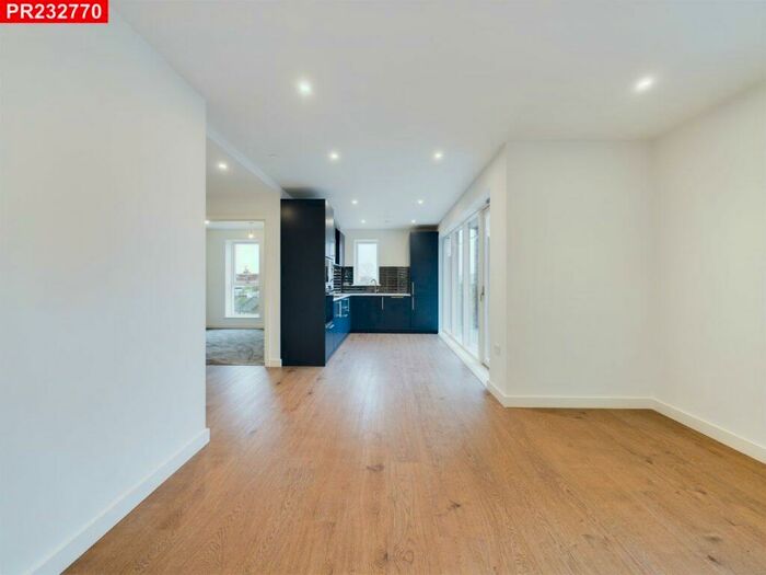 2 Bedroom Flat To Rent In Mary Neuner Road, Hornsey, &#; Bedrooms Flat, N8