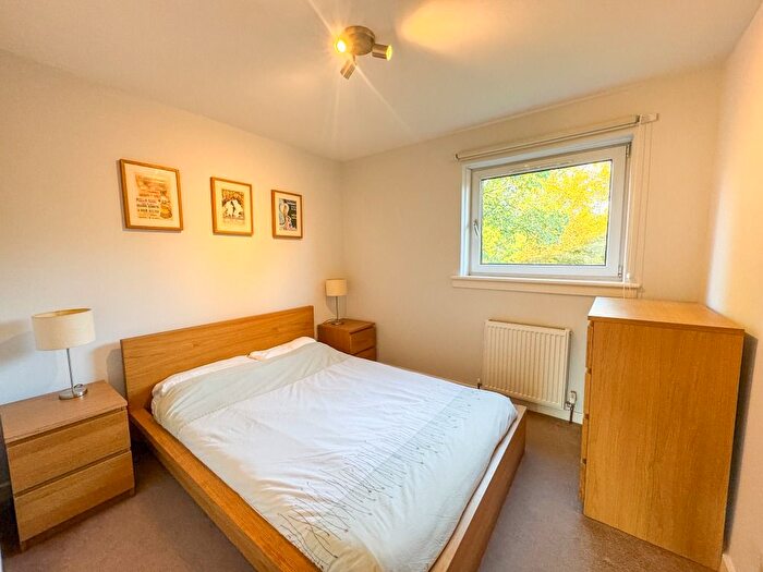 2 Bedroom Flat To Rent In Clark Place, Trinity, Edinburgh, EH5