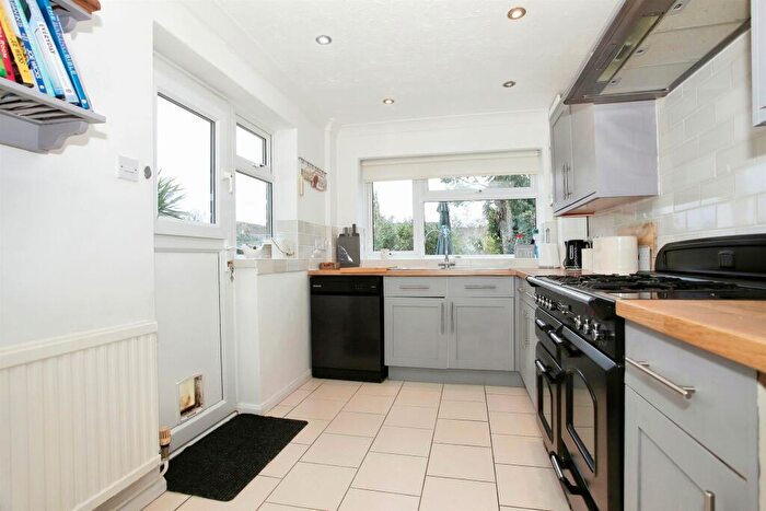 4 Bedroom Detached House For Sale In Peterborough Road, Farcet, Peterborough, PE7