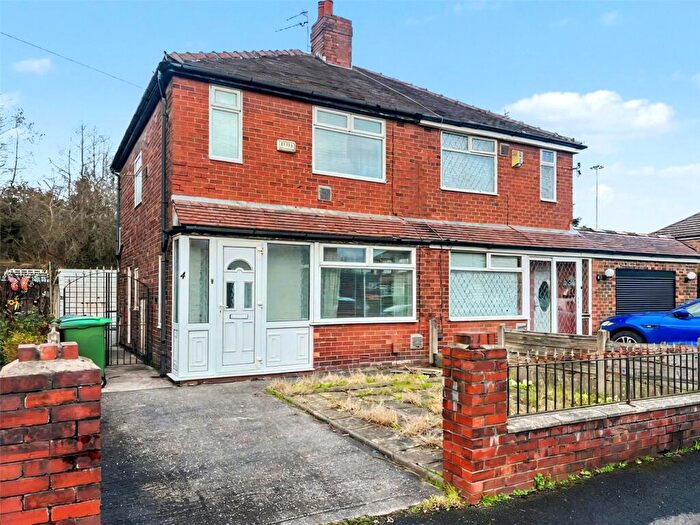 3 Bedroom Semi Detached House For Sale In Edgeware Road, Chadderton, Oldham, Greater Manchester, OL9