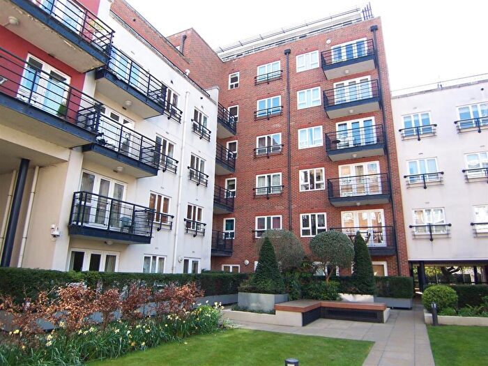 1 Bedroom Apartment To Rent In Carisbrooke House, Royal Quarter, Kingston, KT2
