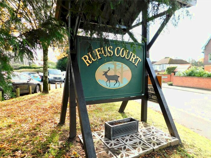 1 Bedroom Flat To Rent In Gosport Lane, Lyndhurst, Hampshire, SO43