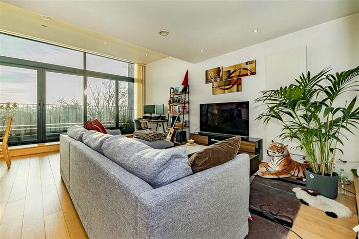 2 Bedroom Flat To Rent In Station Road, Hampton Wick, Kingston Upon Thames, KT1