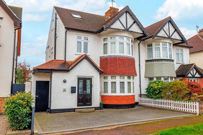 4 Bedroom Semi Detached House For Sale In Olive Avenue, Leigh-On-Sea, SS9