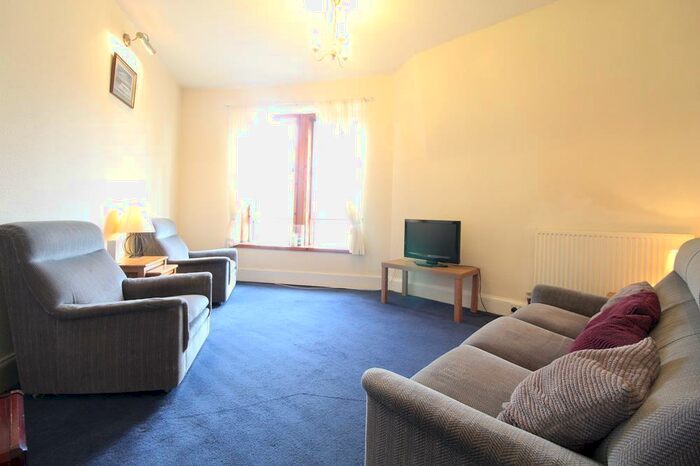 1 Bedroom Flat To Rent In Menzies Road, Top Floor, AB11