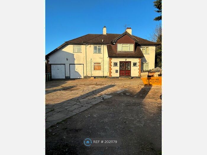 5 Bedroom Detached House To Rent In Bucks Avenue, Watford, WD19