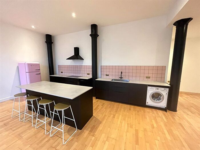 2 Bedroom Flat To Rent In Pollard Street, New Islington, Manchester, M4