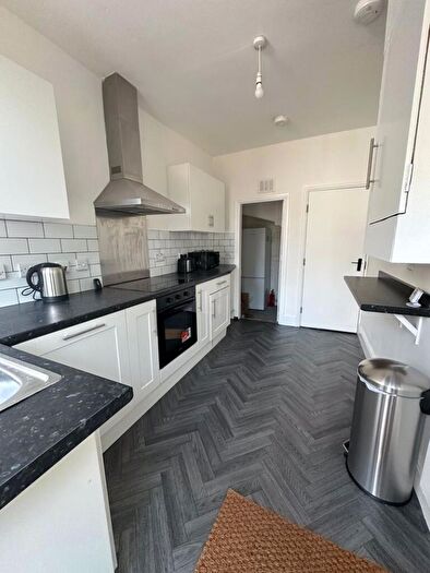 5 Bedroom Detached House To Rent In Beeston Road, Nottingham, NG7