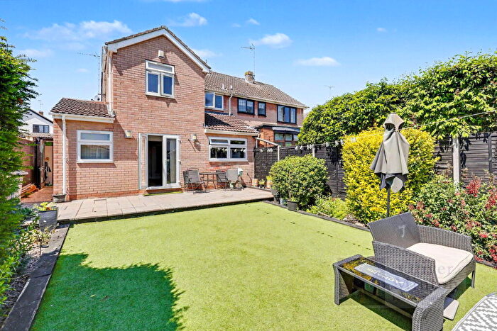 3 Bedroom Semi Detached House For Sale In Vicarage Close, Standon, Herts, SG11
