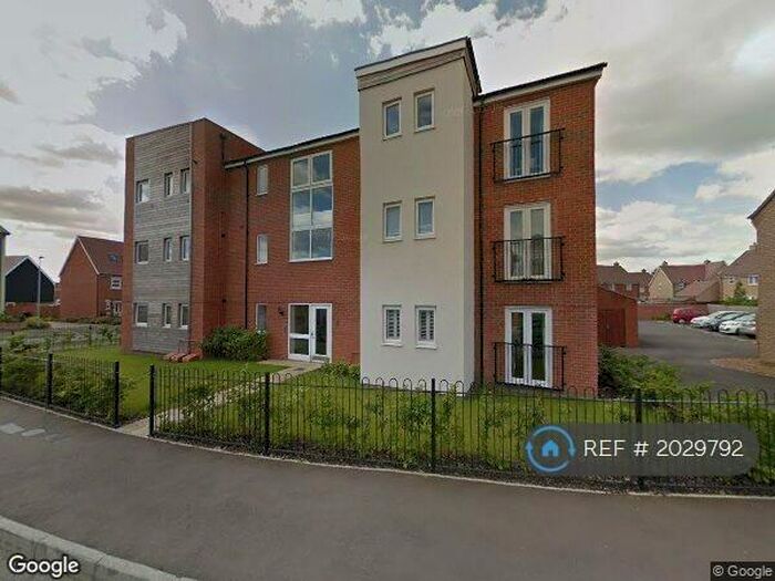 2 Bedroom Flat To Rent In Rutherford Way, Biggleswade, SG18