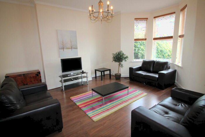 6 Bedroom Terraced House To Rent In Rothbury Terrace, Newcastle Upon Tyne, NE6